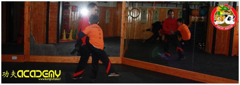 Kung Fu Academy Caserta di Sifu Mezzone Wing Chun Tjun, Ving Tsun Kung Fu Bambini difesa personale Accademia nazionale Italia scuola di taiji sanda chi kung www.kungfuitalia.i (2)